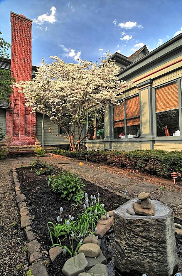 Roycroft Inn