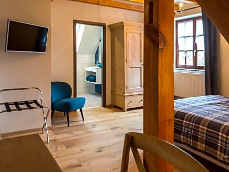 Double-Standard-Salle de bain privée séparée-Vue sur la cour-Chambre Romance