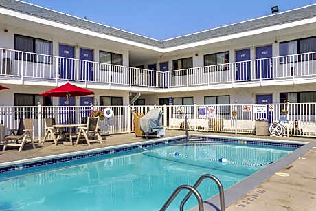 Motel 6-Medford, OR