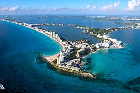 Aloft Cancun