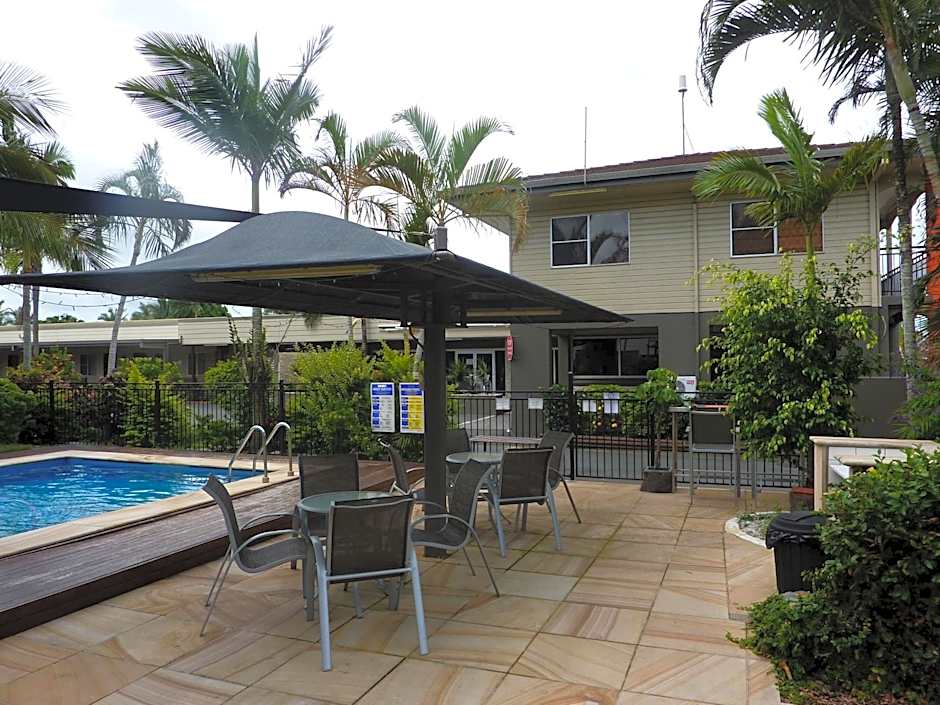 Country Plaza Motor Inn