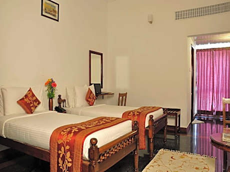 Deluxe Twin Bed Room, Guest Room, 2 Single, City View