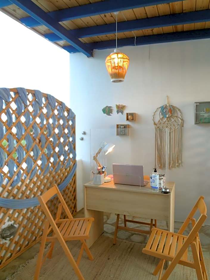 Villa Gelly's Studios