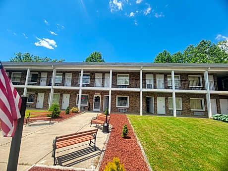 Elk Inn Motel I-77,Exit 85