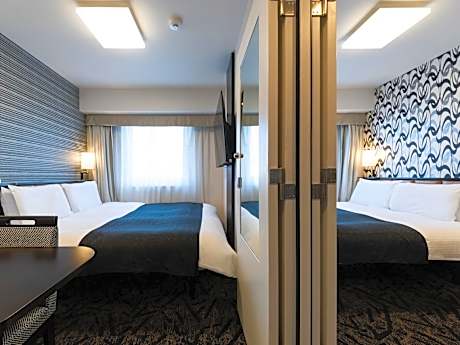 Connecting Room C