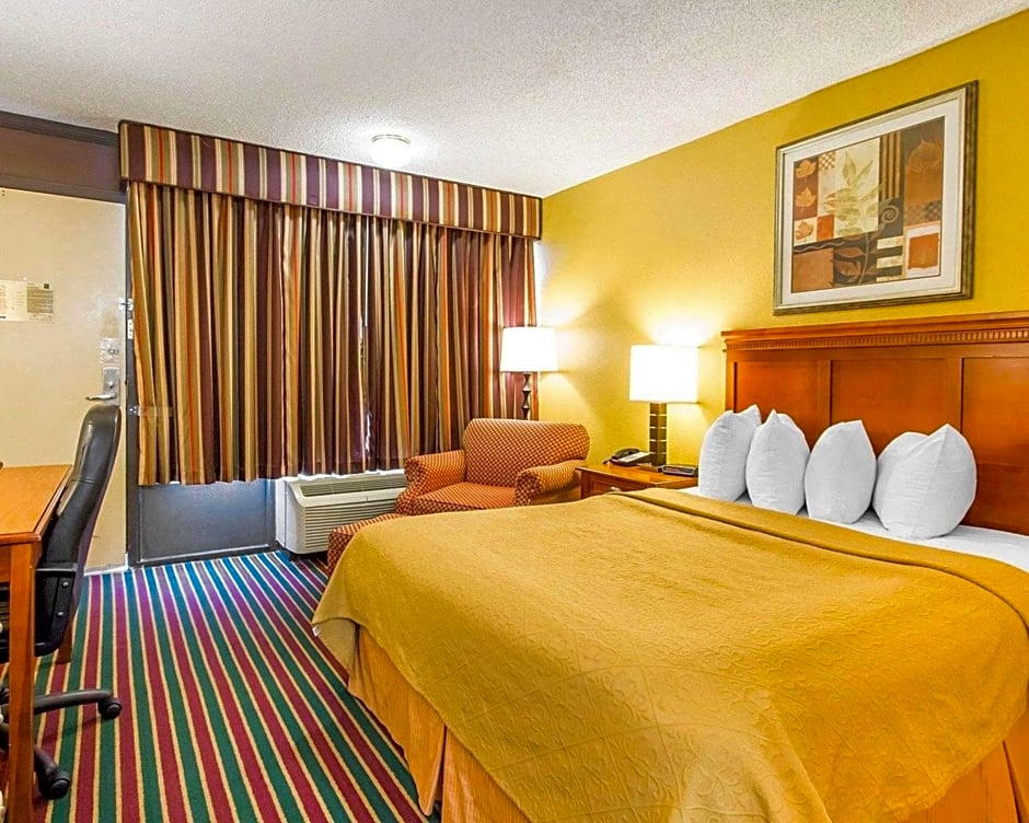 Quality Inn Dyersburg I-155