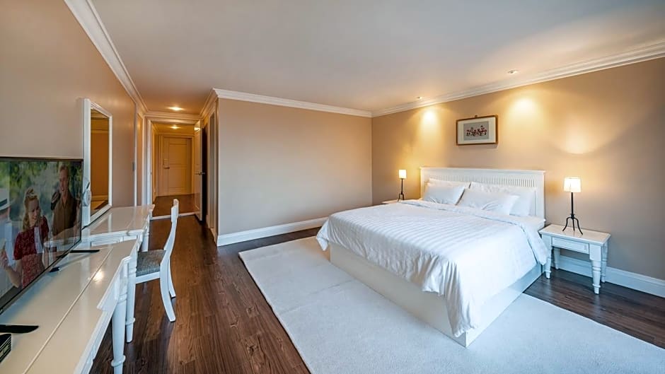 Yangyang Golden Bay Pension