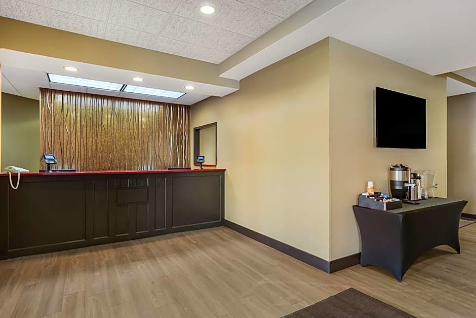 MainStay Suites Fitchburg - Madison