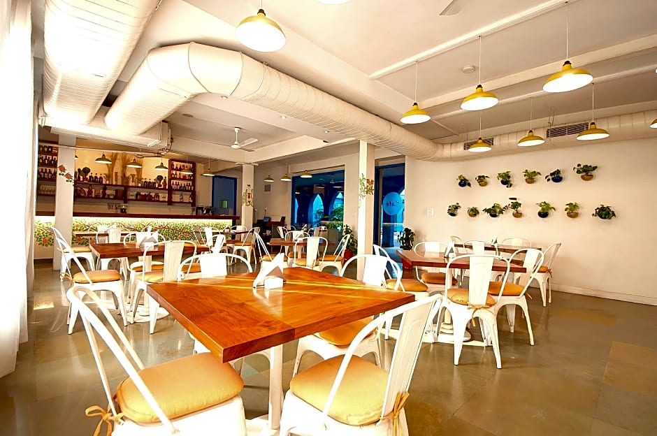 bloom Boutique I Signature Towers