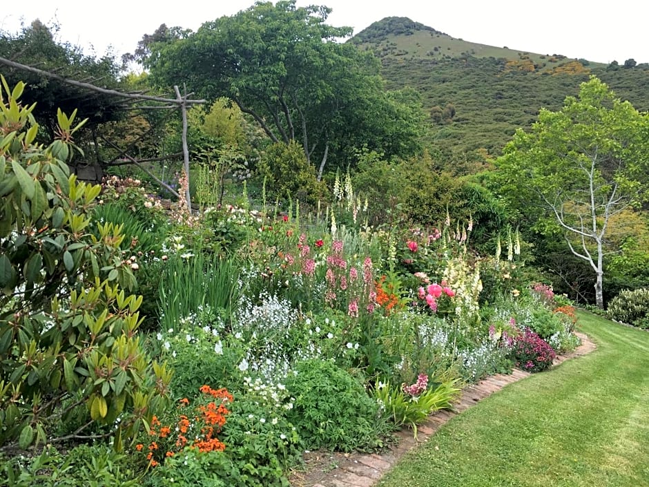 Hereweka Garden Retreat