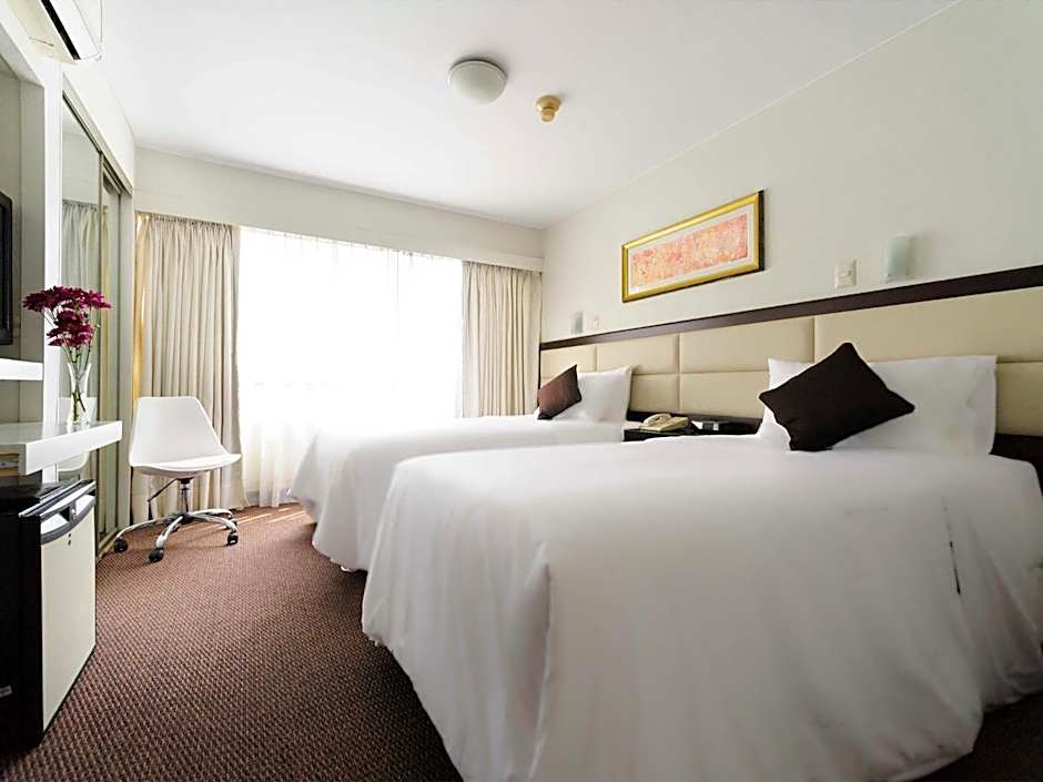 Roosevelt Hotel & Suites