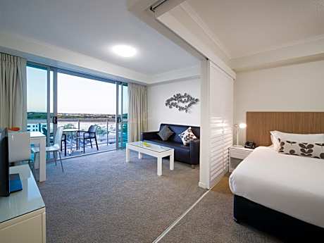 Executive One-Bedroom Apartment - No Housekeeping