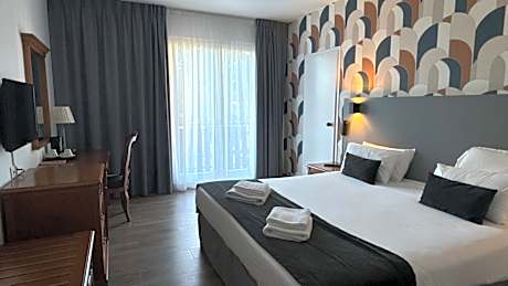 Queen Room with Balcony