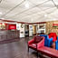 HomeTowne Studios by Red Roof Lancaster