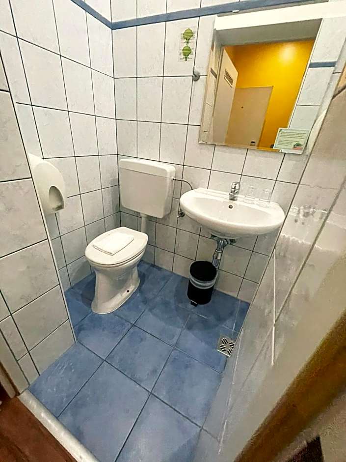 Do Step Inn Home - Hotel & Hostel