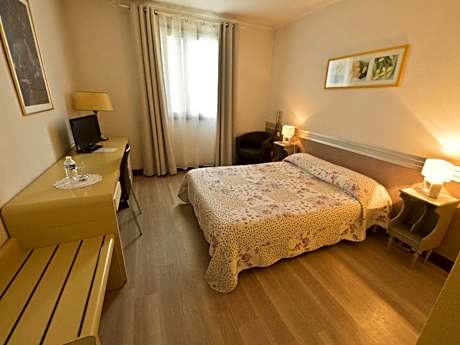 Double or Twin Room with Bath