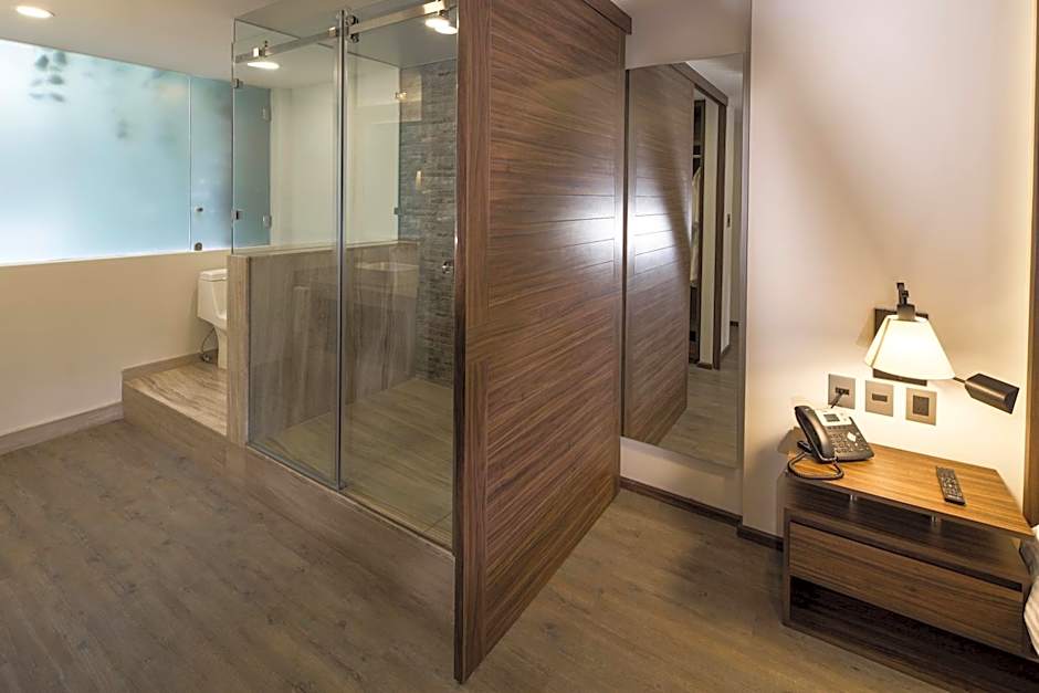 Flow Condesa - Adults Only