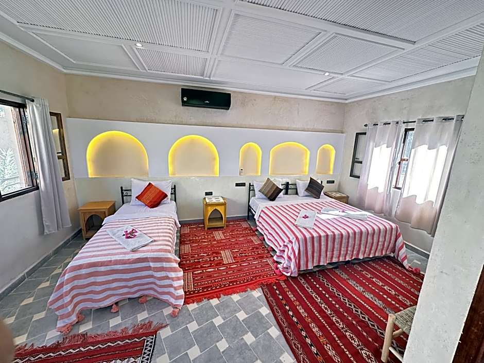 Oasis Tilogui-Luxury Hotel Restaurant and Desert Excursions In Zagora