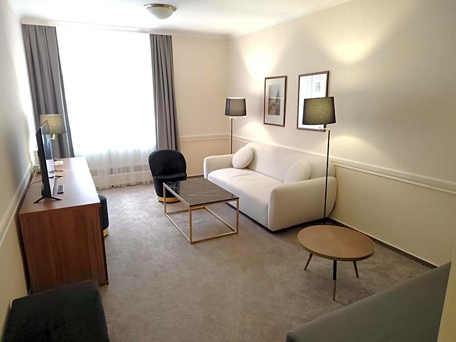 Hotel Embassy