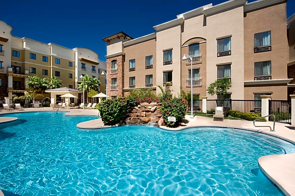 Holiday Inn Express & Suites Phoenix - Glendale Sports Dist By IHG