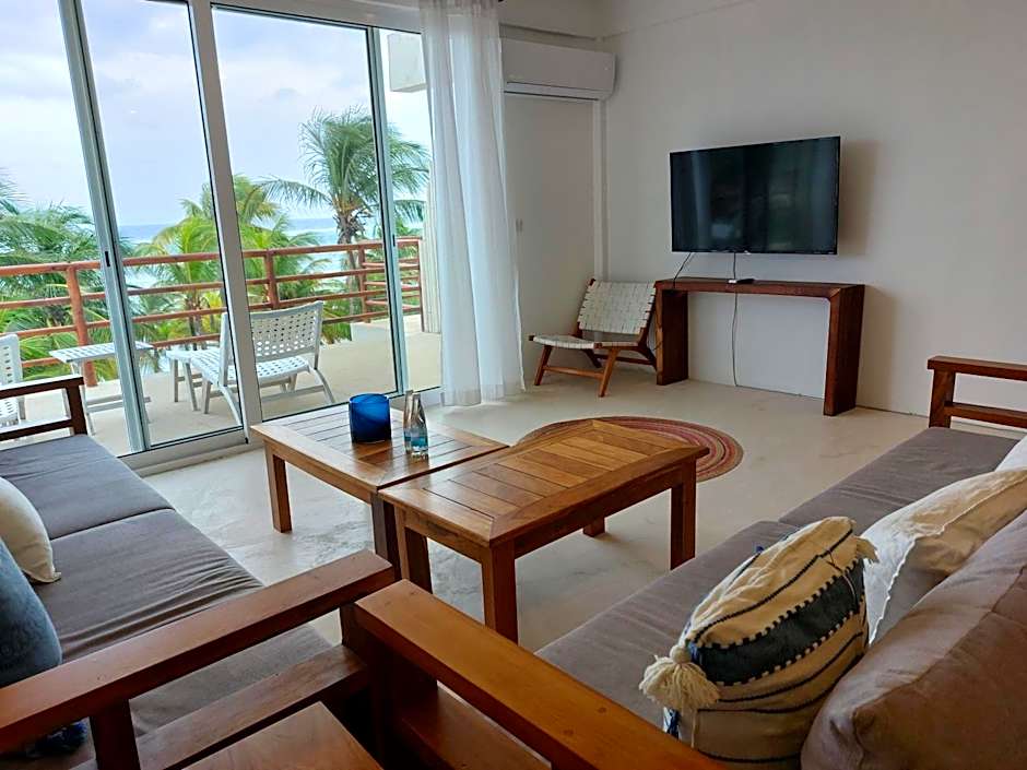 Noah Beach Hotel & Suites