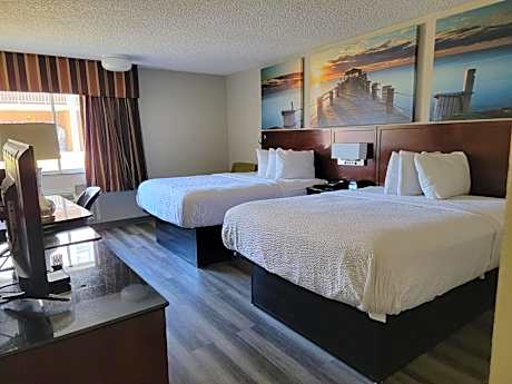 Queen Room with Two Queen Beds - Interior Hall/Non-Smoking