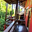Novos Baianos Hostel e Pousada
