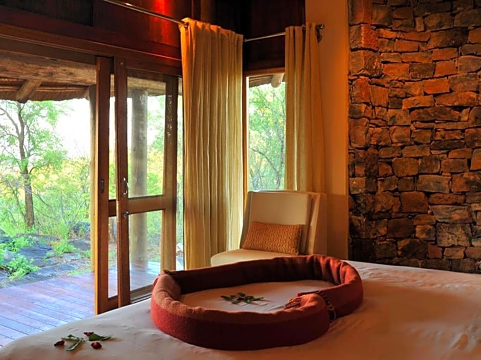 Buffalo Ridge Safari Lodge