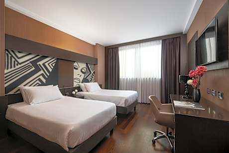 2 Twin Beds Classic Accessible