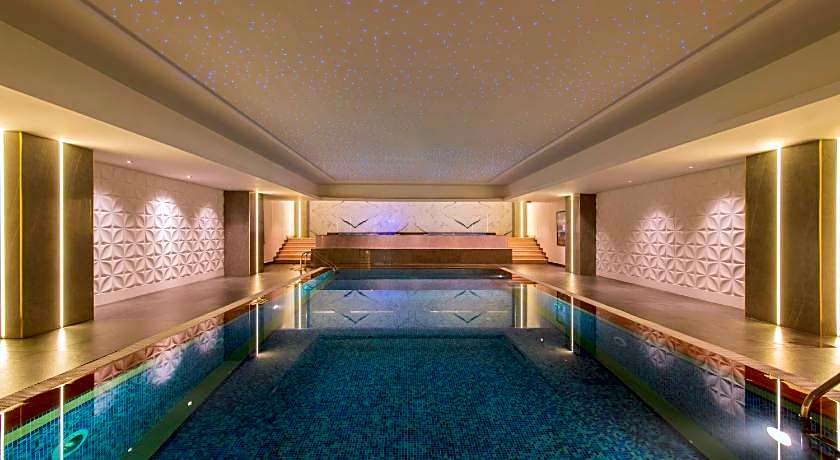 Vittori Palace Hotel and Residences