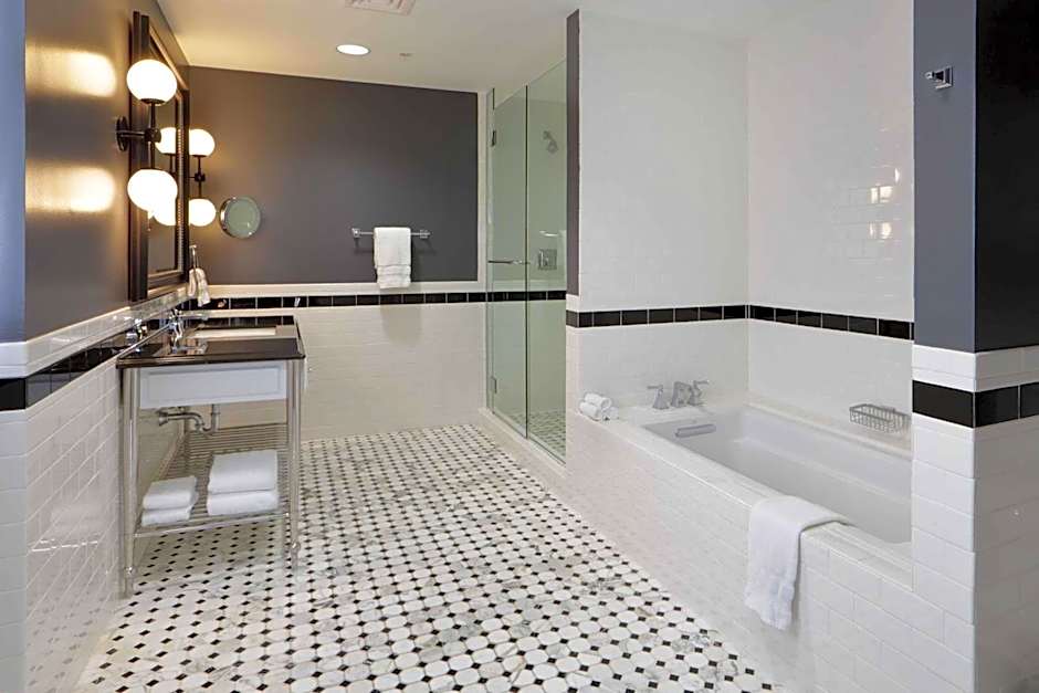 Le Meridien Dallas, The Stoneleigh