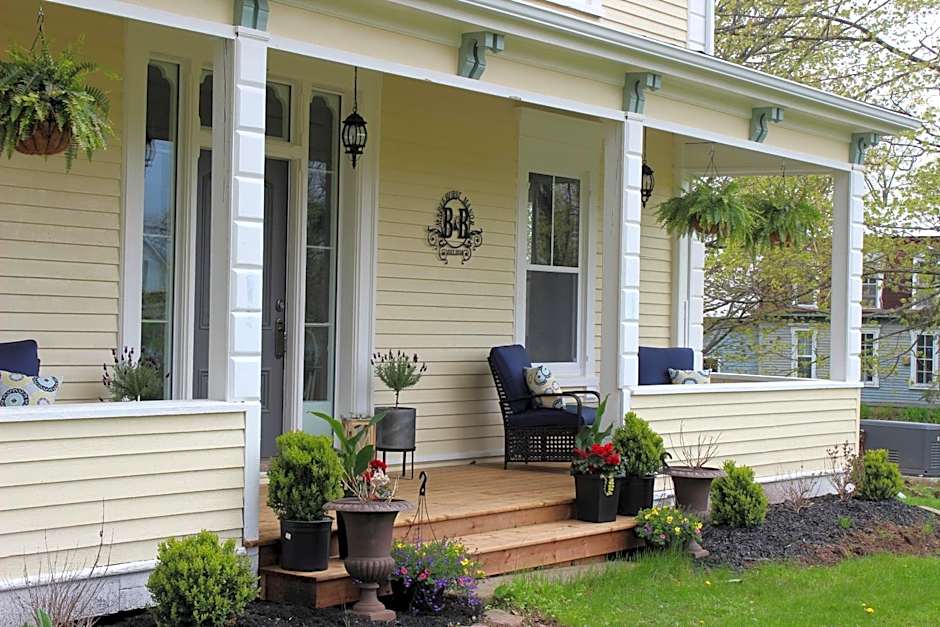 Maplehurst Manor Bed and Breakfast