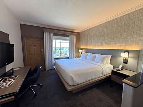Comfort Suites Galveston Cruise Port Area - Beachside