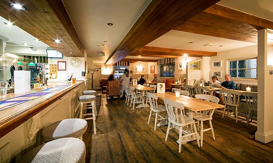 Darlington Arms by the airport