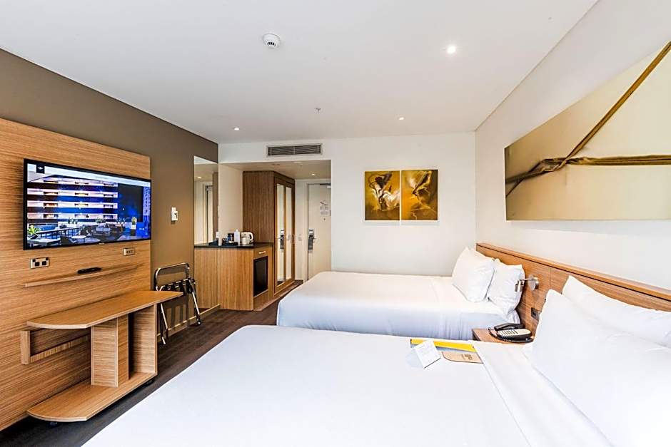 Crowne Plaza Canberra By IHG