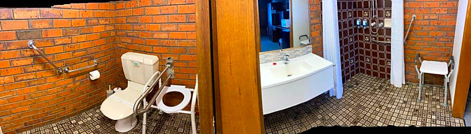 Golden Country Motel and Caravan Park