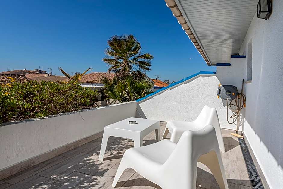 Hotel Les Palmiers En Camargue