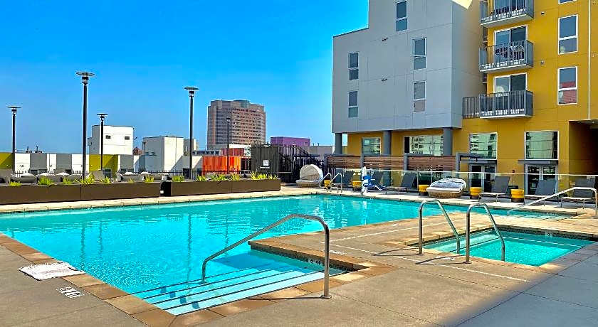 SuitesRUs Apart Hotel at Chinatown