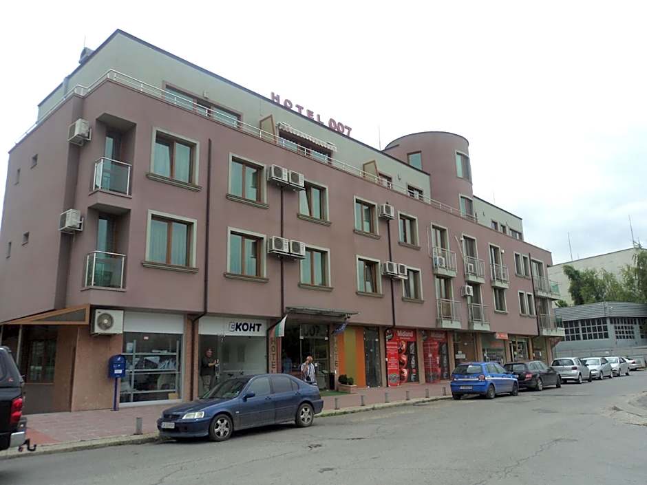 Family Hotel 007 Ivan Dimitrov-Kuklata 15 Str