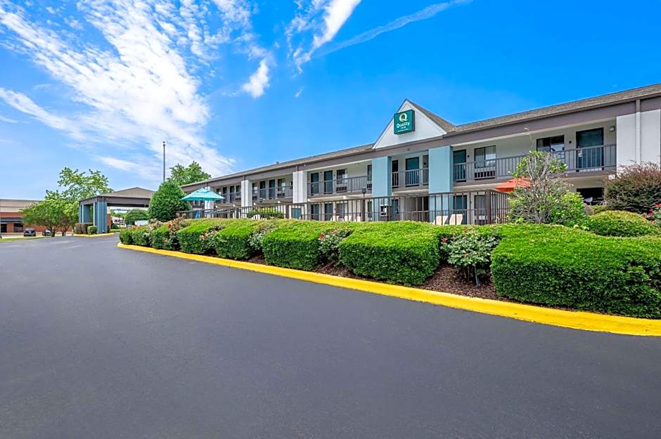 Photo 1 of 42 of Quality Inn Pelham I-65 exit 246