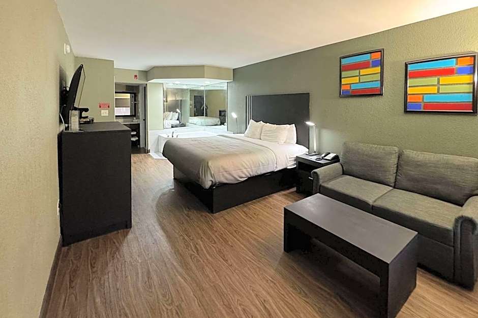 Quality Inn & Suites Panama City