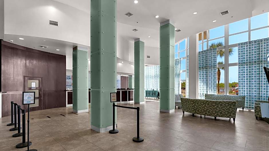 Laketown Wharf 1037