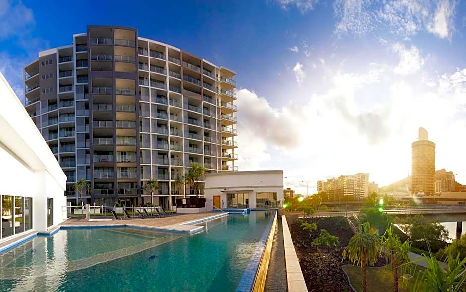 Oaks Townsville Gateway Suites