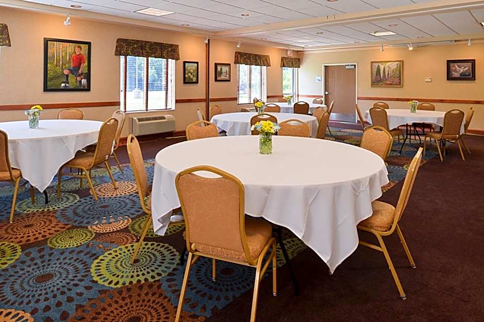 Holiday Inn Express & Suites St. Croix Valley By IHG