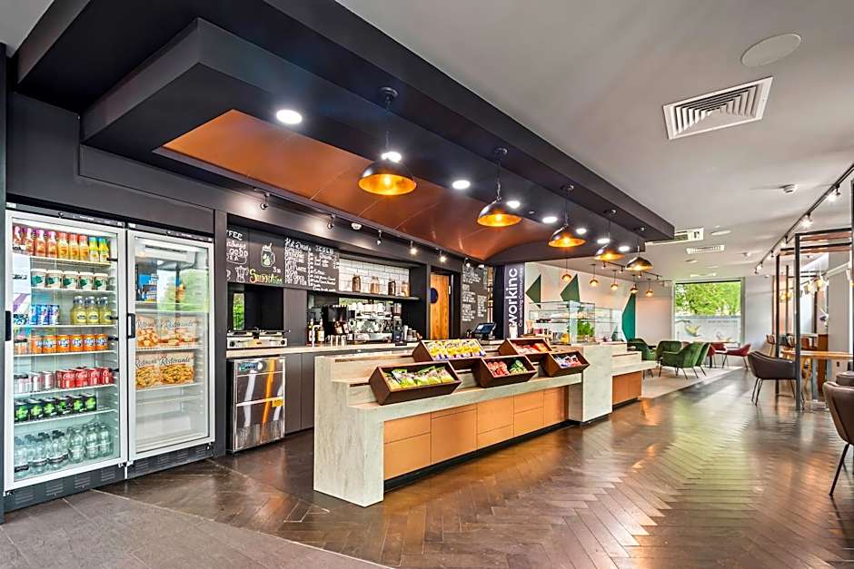 Roomzzz London Stratford