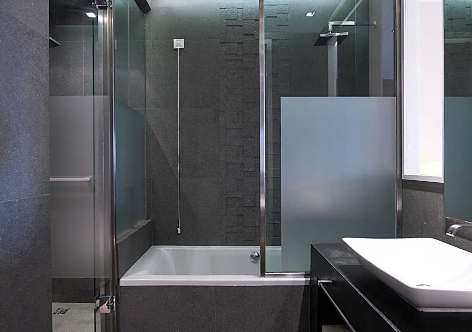 Pelagos Suites Hotel & Spa