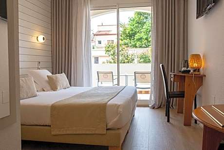 Room with Terrace - Annex
