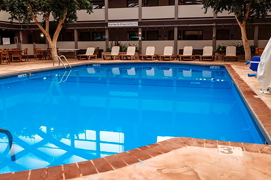AmericInn by Wyndham Appleton Downtown