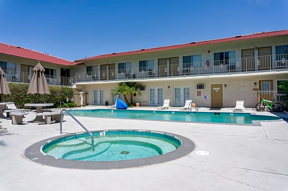 California Suites Hotel