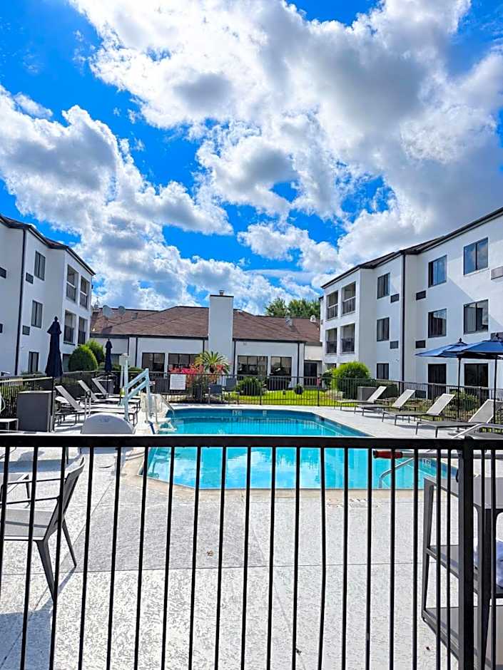 Courtyard by Marriott Houston Hobby Airport